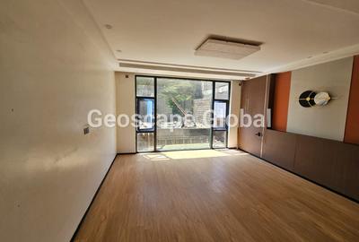 5 Bed Townhouse with En Suite in Lavington - 3