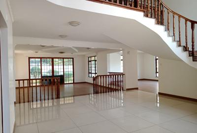 4 Bed House with En Suite in Runda
