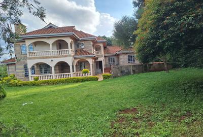 5 Bed House with En Suite in Nyari