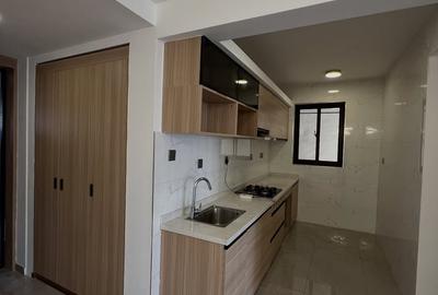 1 Bed Apartment with En Suite in Riverside - 2