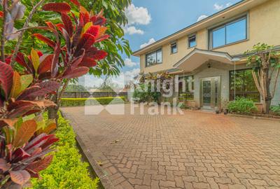 4 Bed Townhouse with En Suite in Hill View