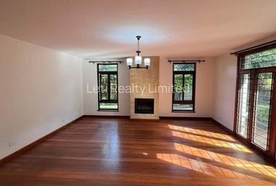 5 Bed Townhouse with En Suite in Lavington - 2