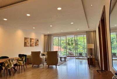 Serviced 2 Bed Apartment with En Suite in Parklands - 2
