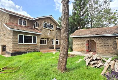5 Bed Townhouse with En Suite at Lavington - 4