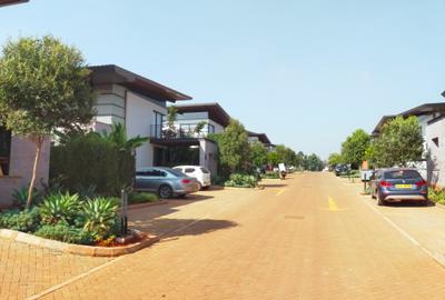 4 Bed Townhouse with En Suite in Karura - 2