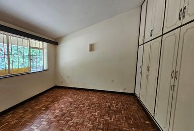 4 Bed House with En Suite in Spring Valley - 4