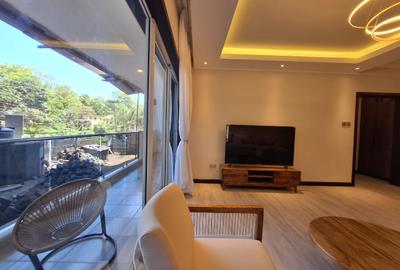 Serviced 2 Bed Apartment with En Suite in Riverside