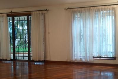Serviced 3 Bed Apartment with En Suite in Kilimani