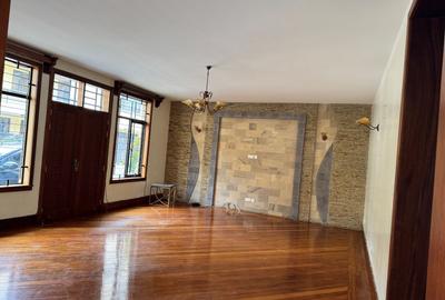 5 Bed Villa with En Suite at Lavington - 4