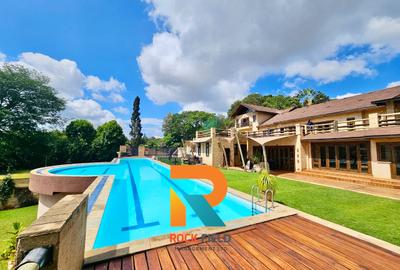 5 Bed House with En Suite in Lavington