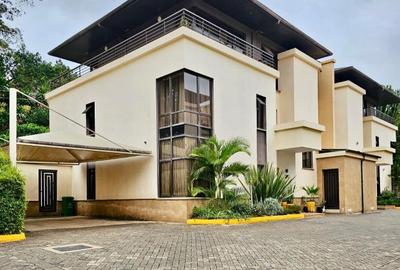 4 Bed House with En Suite in Lavington