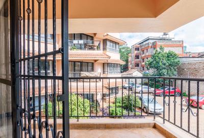 3 Bed Apartment with En Suite in Rhapta Road