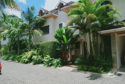 5 Bed Townhouse with En Suite in Lavington
