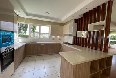 4 Bed Townhouse with En Suite in Runda