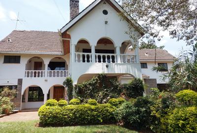 5 Bed House with En Suite at Nyari Road