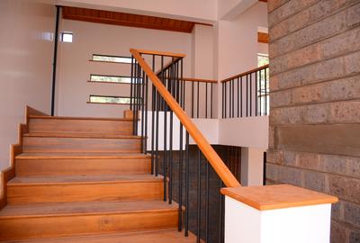 4 Bed House with En Suite in Runda - 2