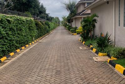 5 Bed Townhouse with En Suite in Kitisuru - 3