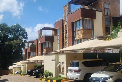 5 Bed Villa with En Suite in Lavington