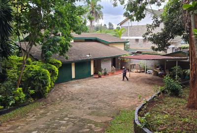 4 Bed House with En Suite at Lavington Green - 3