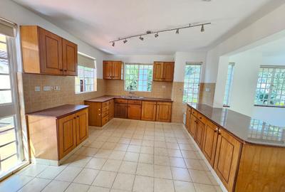 3 Bed House with En Suite in Runda