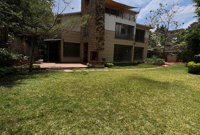 5 Bed Townhouse with En Suite at Lavington Green