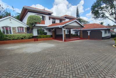 4 Bed House with En Suite in Rosslyn - 3