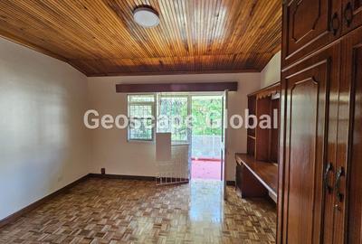 5 Bed House with En Suite in Nyari - 4
