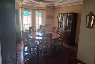 5 Bed House with En Suite at Lavington Green