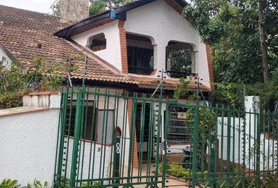 5 Bed Townhouse with En Suite in Riverside