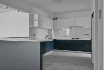 4 Bed Apartment with En Suite in Kilimani