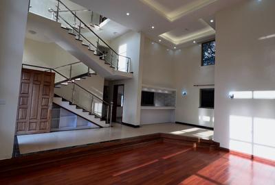 5 Bed Townhouse with En Suite in Lavington - 4