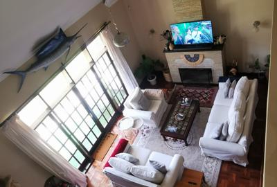 4 Bed House with En Suite in Rosslyn