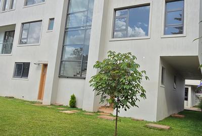 6 Bed Townhouse with En Suite at Lavington Green - 2