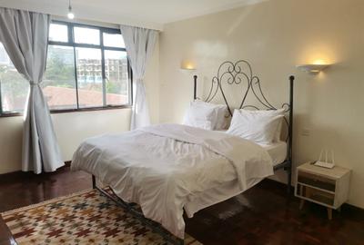 4 Bed Apartment with En Suite in Riverside - 3
