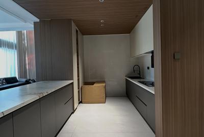 5 Bed Townhouse with En Suite in Lavington - 4