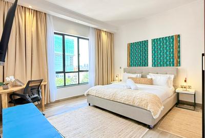 Serviced 2 Bed Apartment with En Suite in Brookside - 4