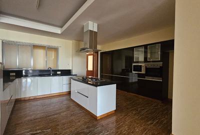 4 Bed Apartment with En Suite at Vihiga Road - 3