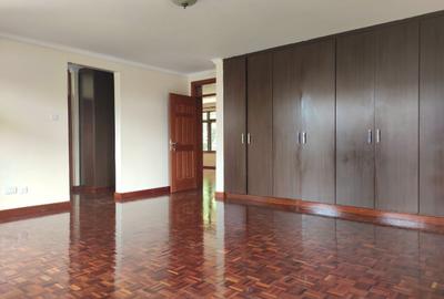 5 Bed Townhouse with En Suite in Lavington