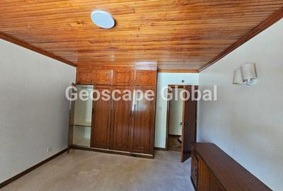 5 Bed House with En Suite in Nyari - 2