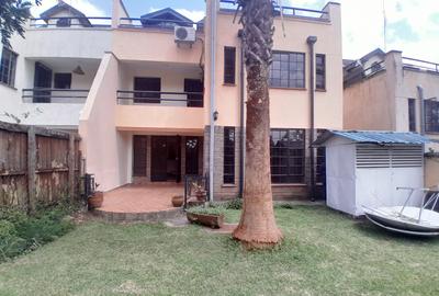5 Bed Townhouse with En Suite at Lavington