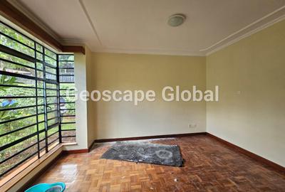 4 Bed House with En Suite in Nyari