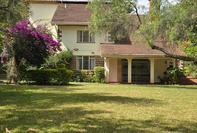 5 Bed House with En Suite at Kyuna Crescent - 2