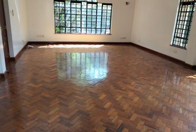 5 Bed Townhouse with En Suite in Kitisuru - 4