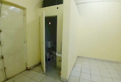 1,220 ft² Warehouse with Backup Generator in Industrial Area - 4