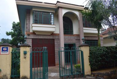 4 Bed Townhouse with En Suite in Westlands Area