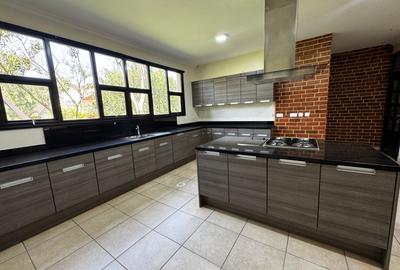 5 Bed Villa with En Suite in Karen - 4