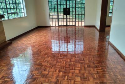 4 Bed Townhouse with En Suite in Kitisuru