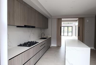 4 Bed Townhouse with En Suite in Runda - 4