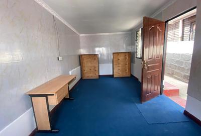 199 ft² Office with Service Charge Included at Riverside Drive - 4