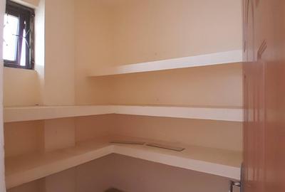 3 Bed Apartment with En Suite in Nyali Area - 2